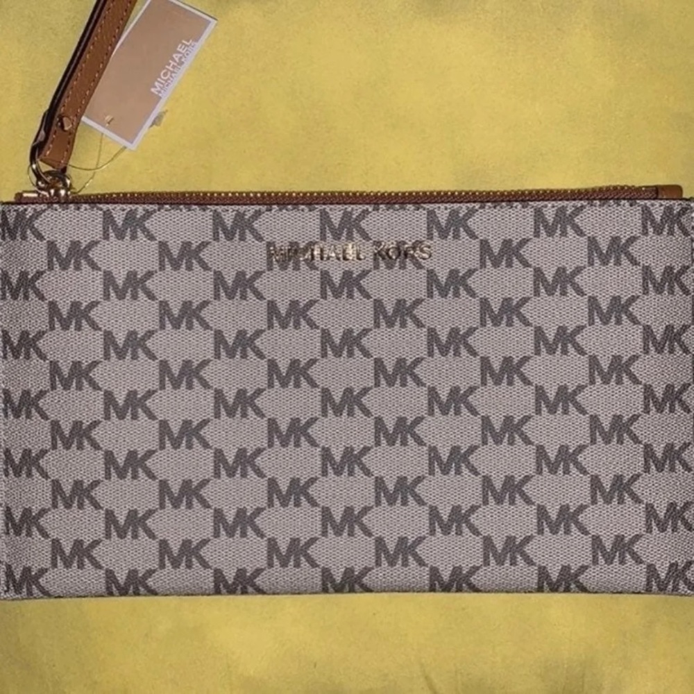 Michael Kors Wristlet
